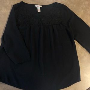 Three quarters length blouse